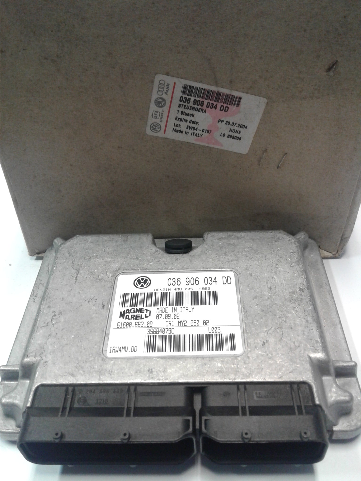 036906034DD  ENGINE ECU CONTROLLER VW