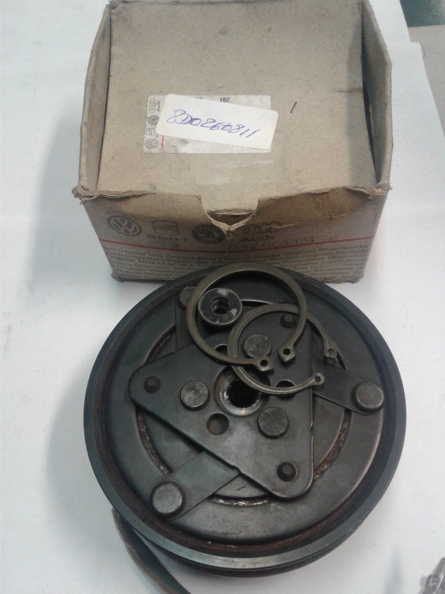 8D0260811 AIR-CONDITIONING COMPRESSOR CLUTCH