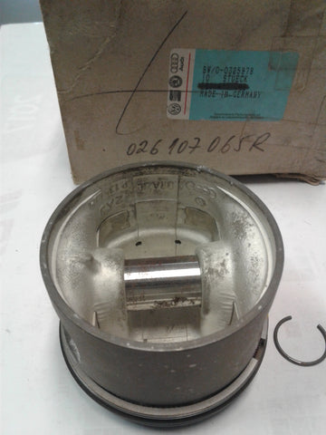 026107065R   PISTON