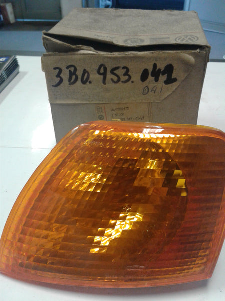 3B0953041   LEFT FRONT INDICATOR LAMP LIGHT