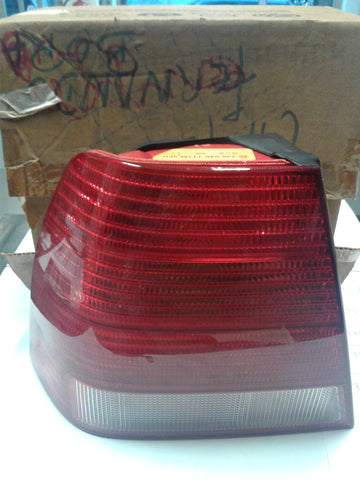 1J5945096AB//1J5945111M Right rear lamp