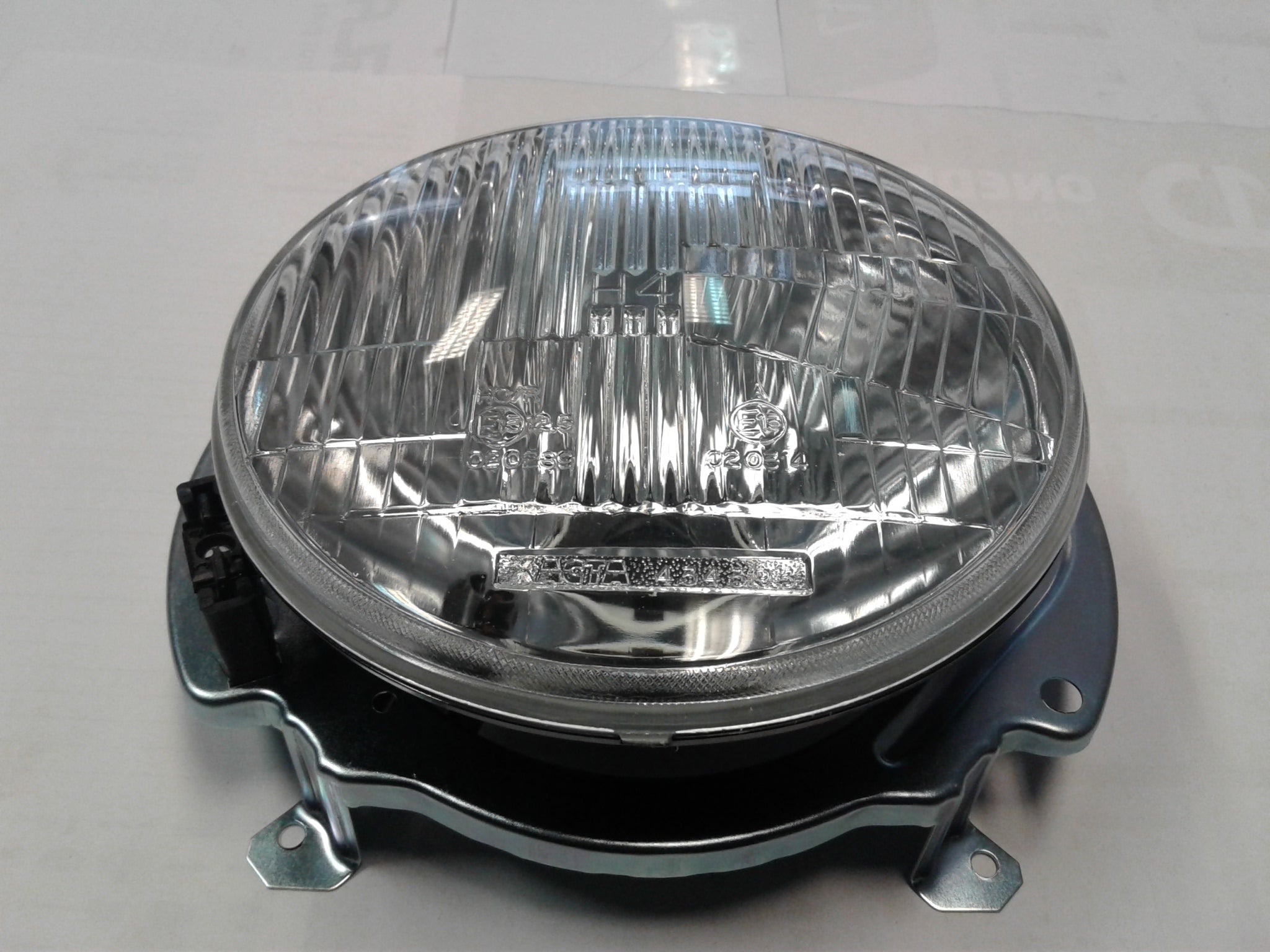 861941039AC  Headlight  MARCA TYC