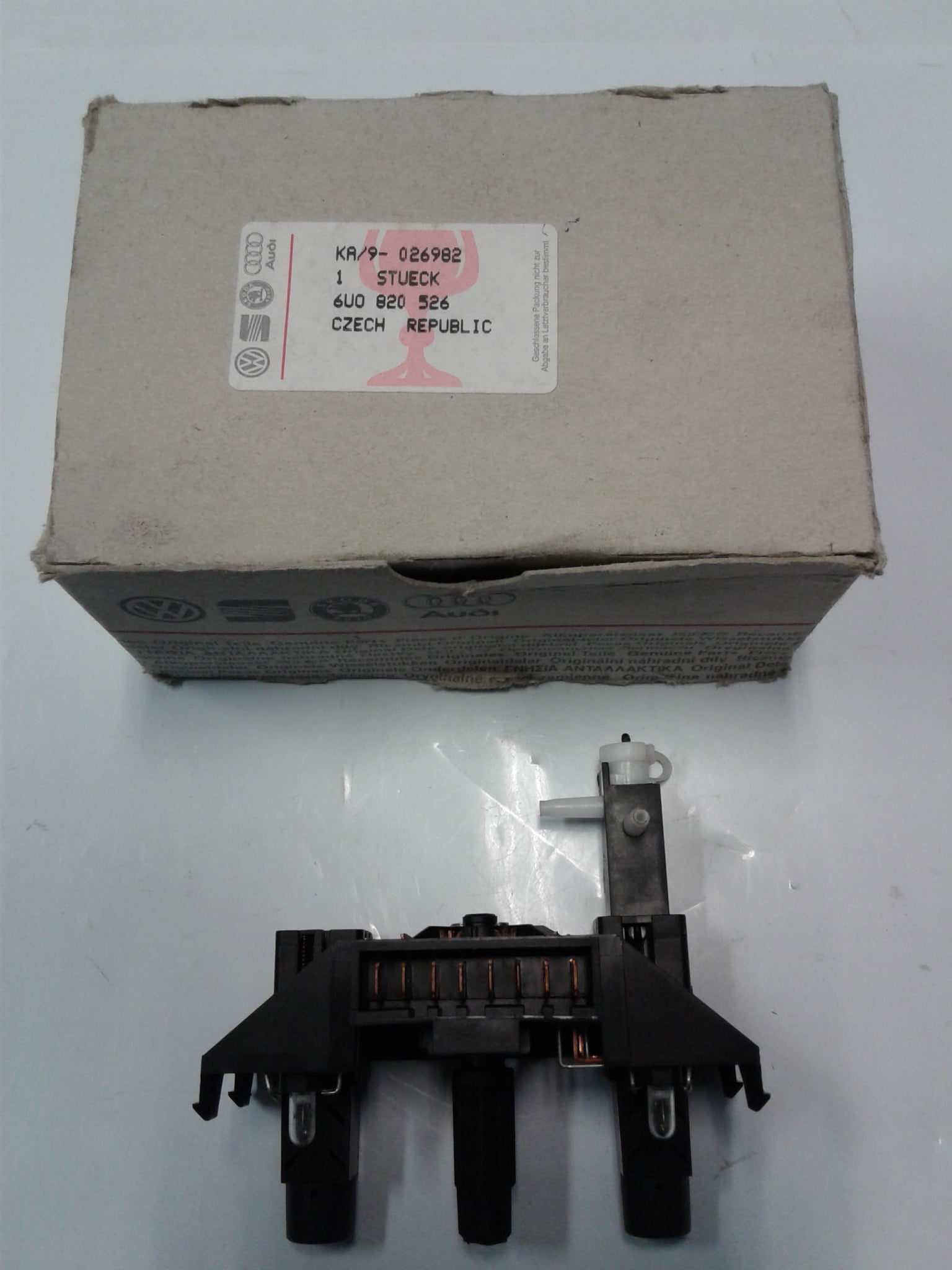 6U0820526  Switch for air conditioner