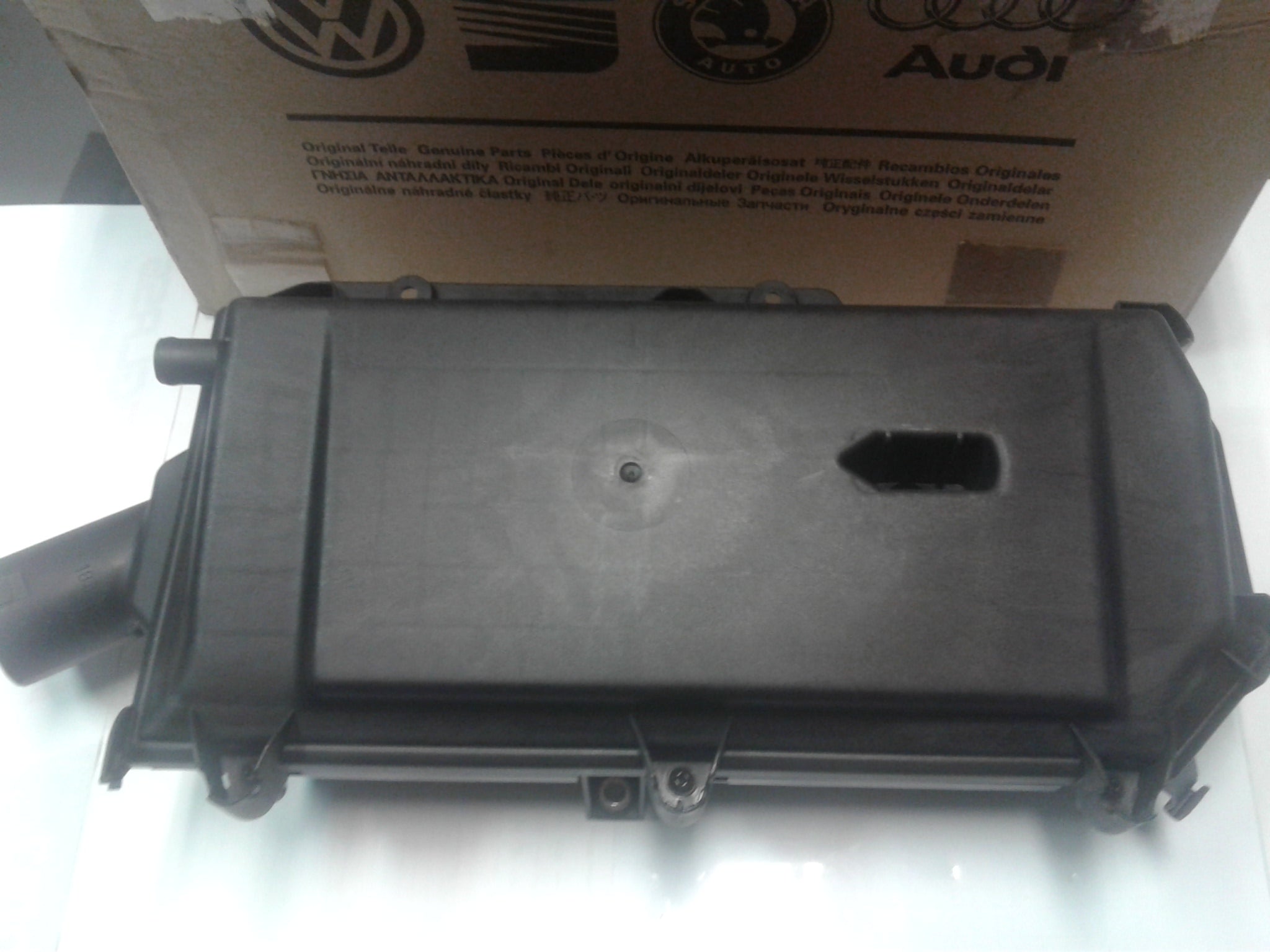 036129611AR  Air box complete