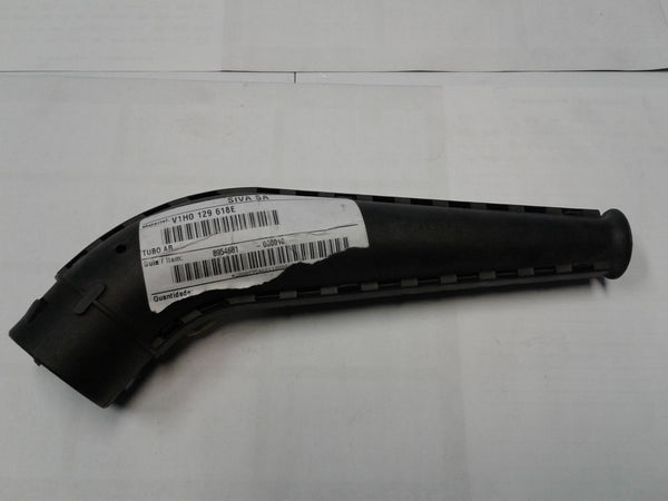 1H0129618E Air Intake Pipe