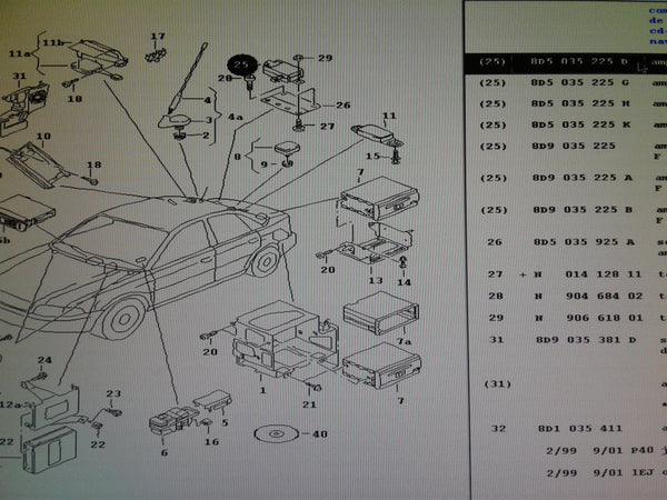 8D5035225D Audi A4 B5 Saloon Aerial Amplifier for Rear Screen.8D5035501