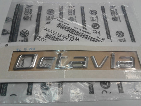 1Z0853687K 739  logo  octavia chrome