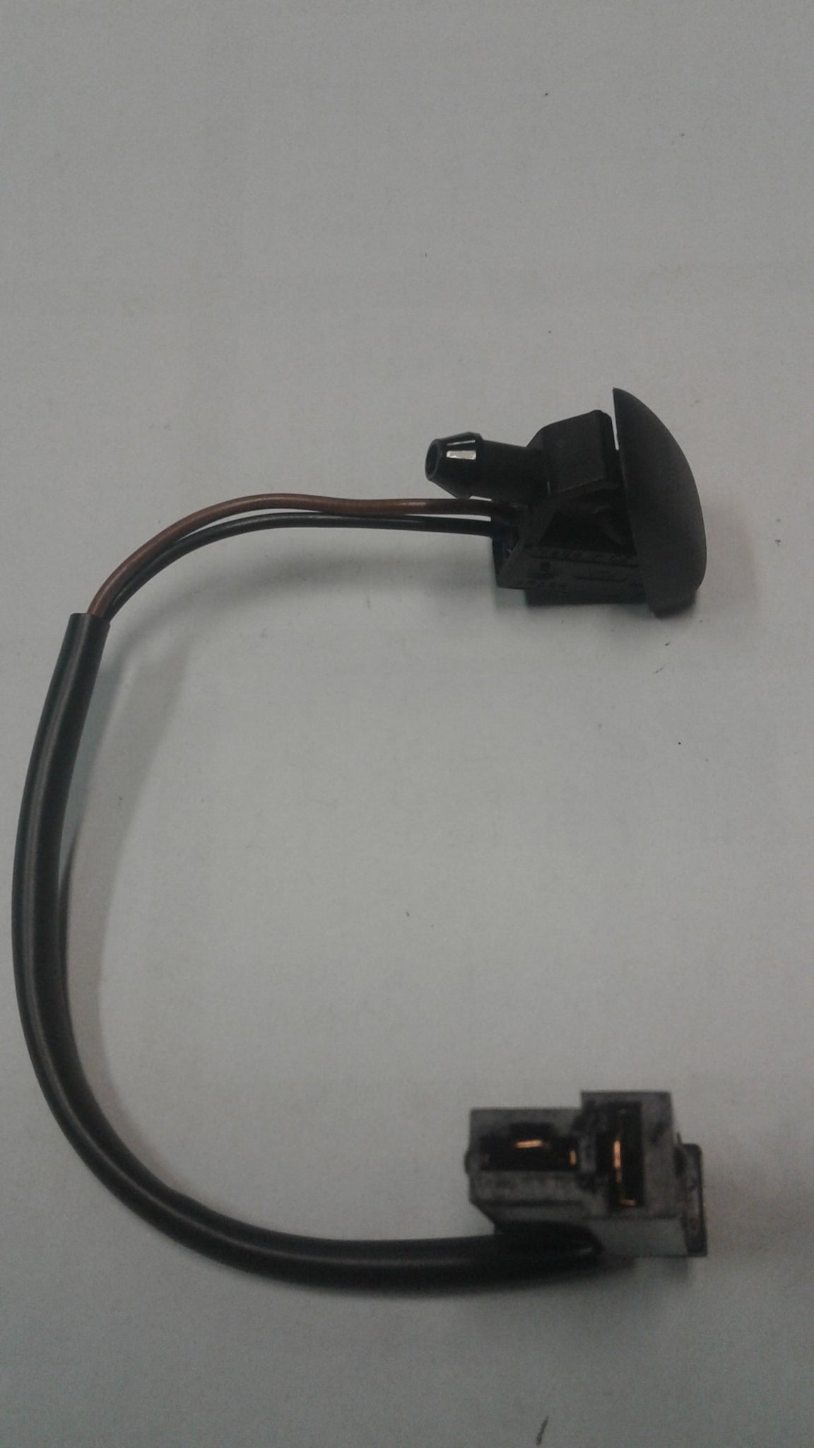 6N0955986 Heated Front washer jet .. New Genuine