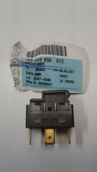 1C0959833  01C  VW New Beetle fuel flap opening release switch