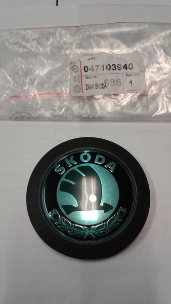 047103940 Skoda emblem