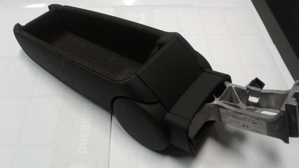 8E0864207D 6PS Armrest (lower part)