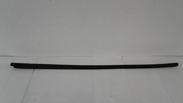 8E0854328E 01C RIGHT - WINDSHIELD SIDE TRIM / WATER DEFLECTOR