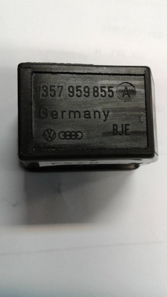 357959855A 01C - WINDOW LIFTER SWITCH.