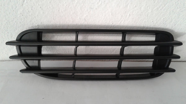 1U0807368A - RIGTH FRONT BUMPER GRILL.