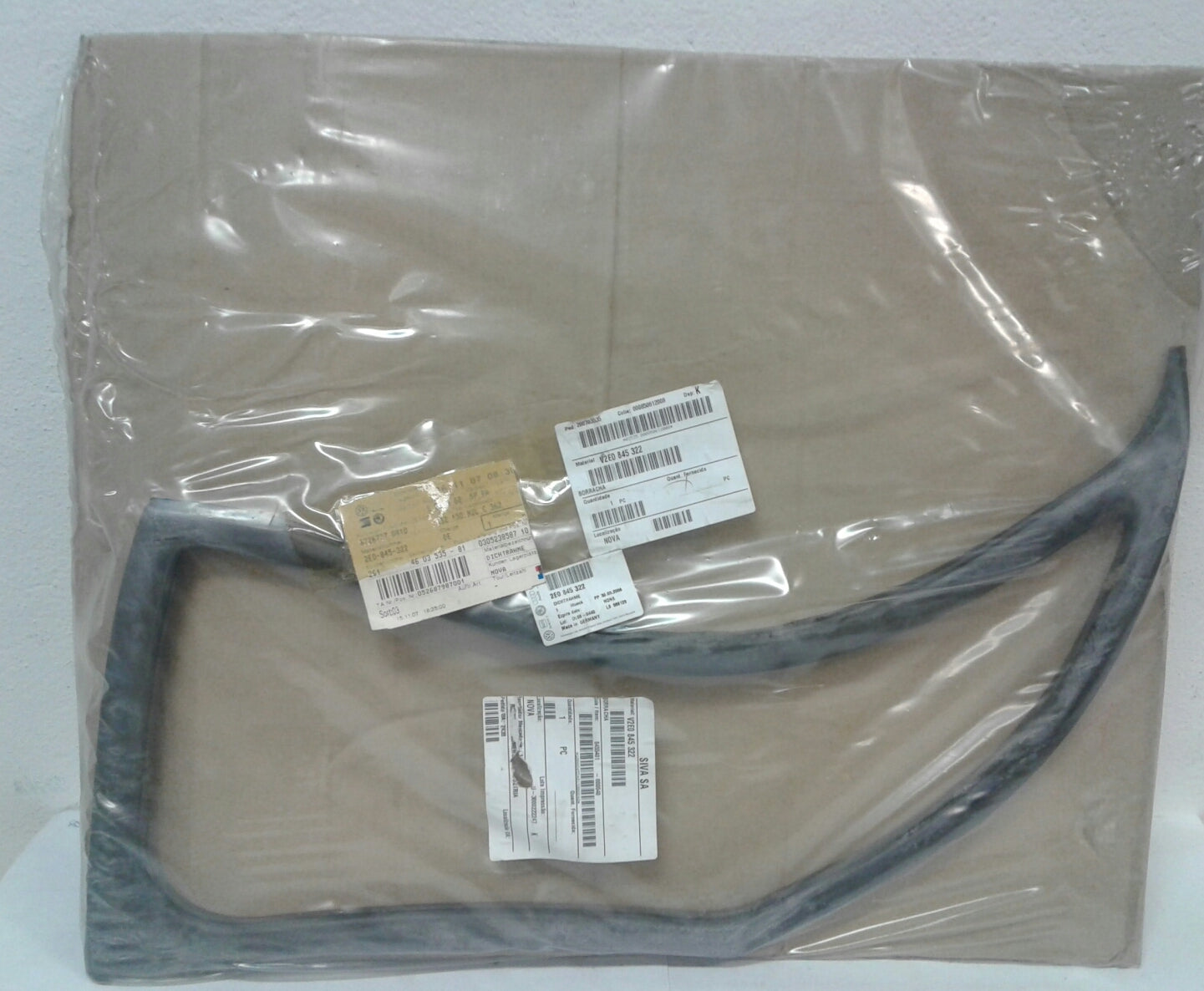 2E0845322 - DOOR SEAL RIGTH