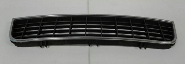 4B3807647B 2ZZ -  FRONT BUMPER LOWER CENTER MESH GRILL WITH CHROME TRIM.