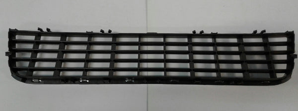 4B3807647B 2ZZ -  FRONT BUMPER LOWER CENTER MESH GRILL WITH CHROME TRIM.