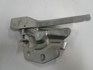 3C0823302D   VW Passat Front Right Bonnet Hinge  2.0 TDI Diesel 125KW B6 3C