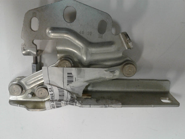 3C0823302D   VW Passat Front Right Bonnet Hinge  2.0 TDI Diesel 125KW B6 3C