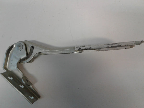 8E0823302E -  FRONT RIGHT BONNET HINGE.